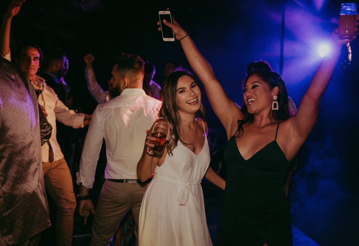 Girls dancing, 40th Birthday, DJ